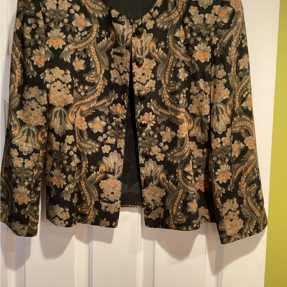 Blazer - Picture 5 of 5